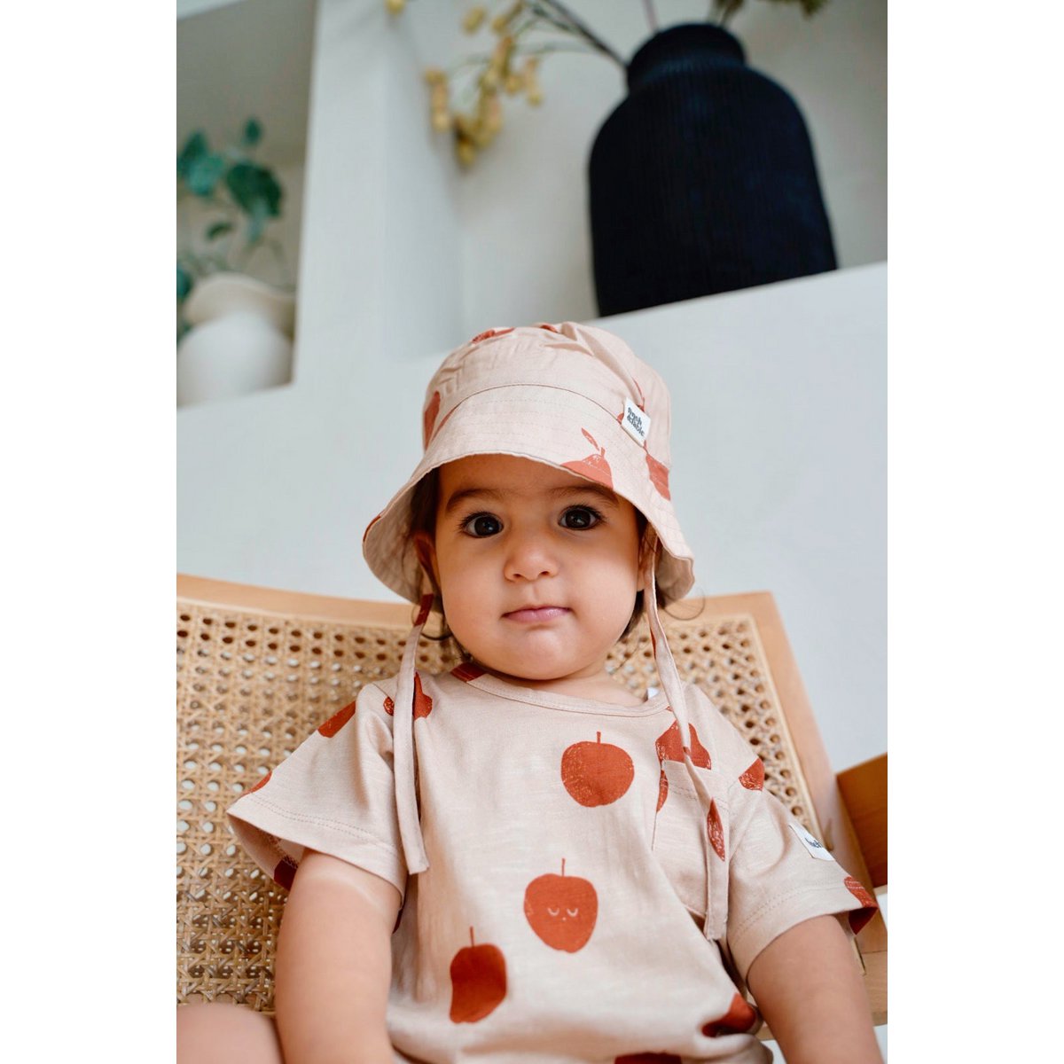 finch & fable | T-shirt van biologisch katoen - apple & pear