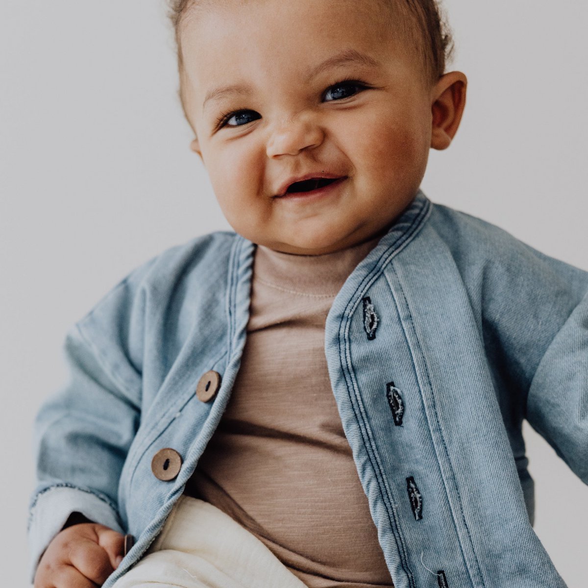 finch & fable | denim jasje van biologisch katoen